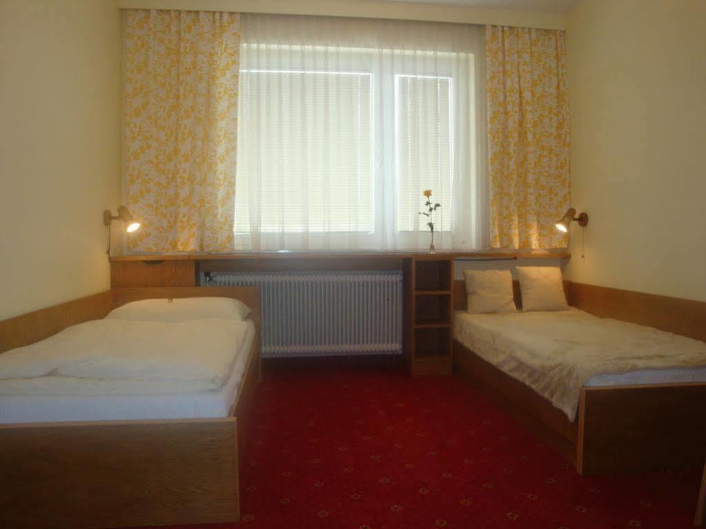 Aurelius Pension Baden Exteriör bild